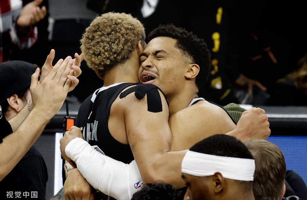 间的精彩配 间的精彩配