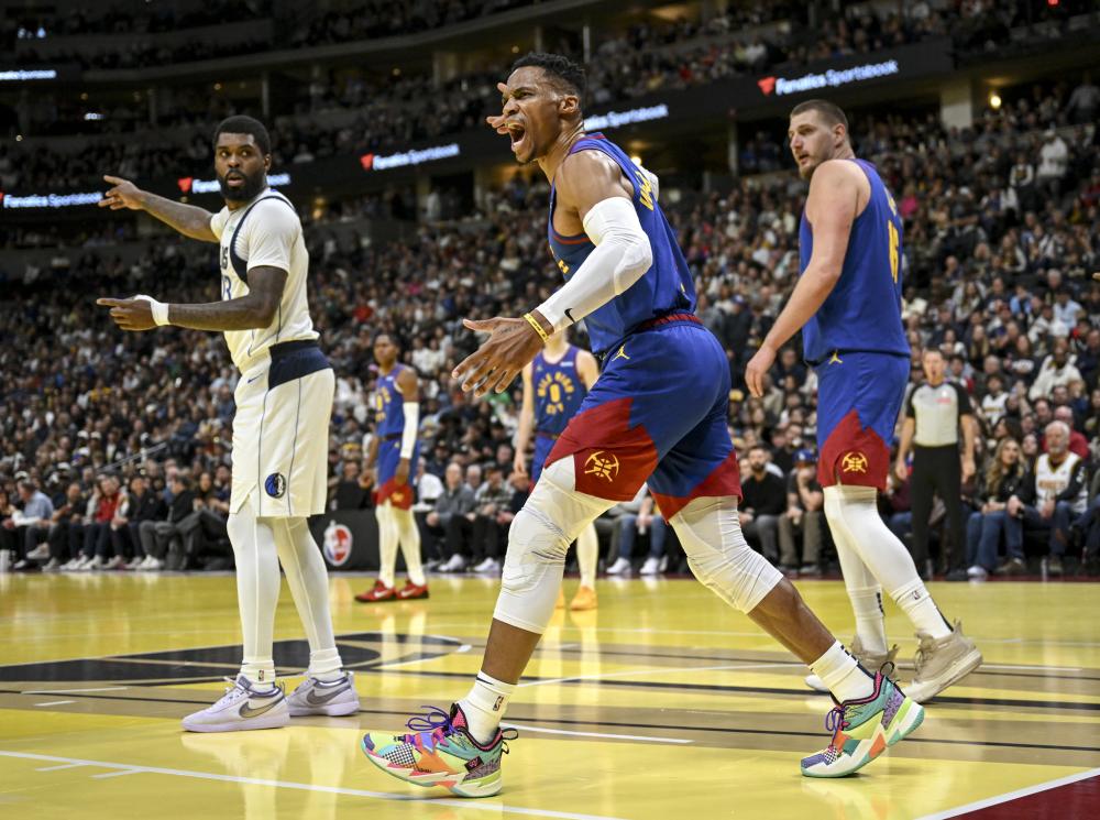 一触即发的 一触即发的